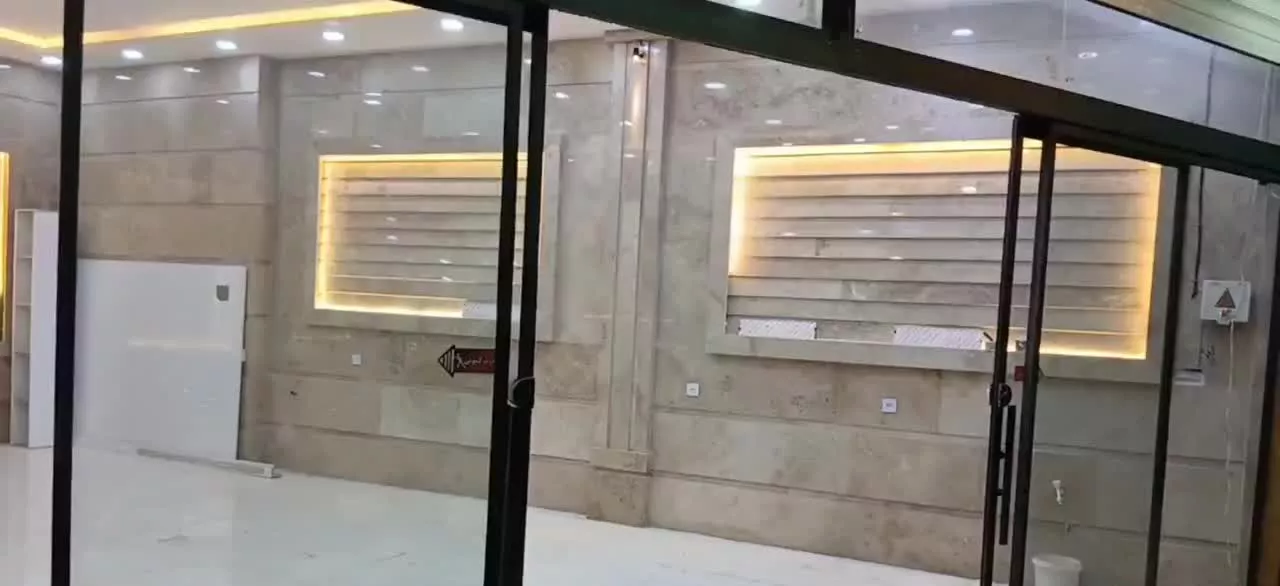 فروش مغازه ۶۰متری با۳۰مترتجاری دائم بین کمالی۱۰و۱۲