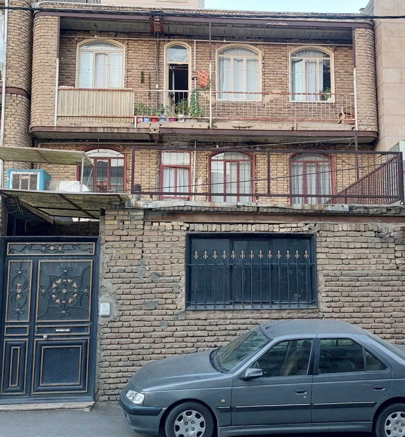 این ملک به فروش میرسد