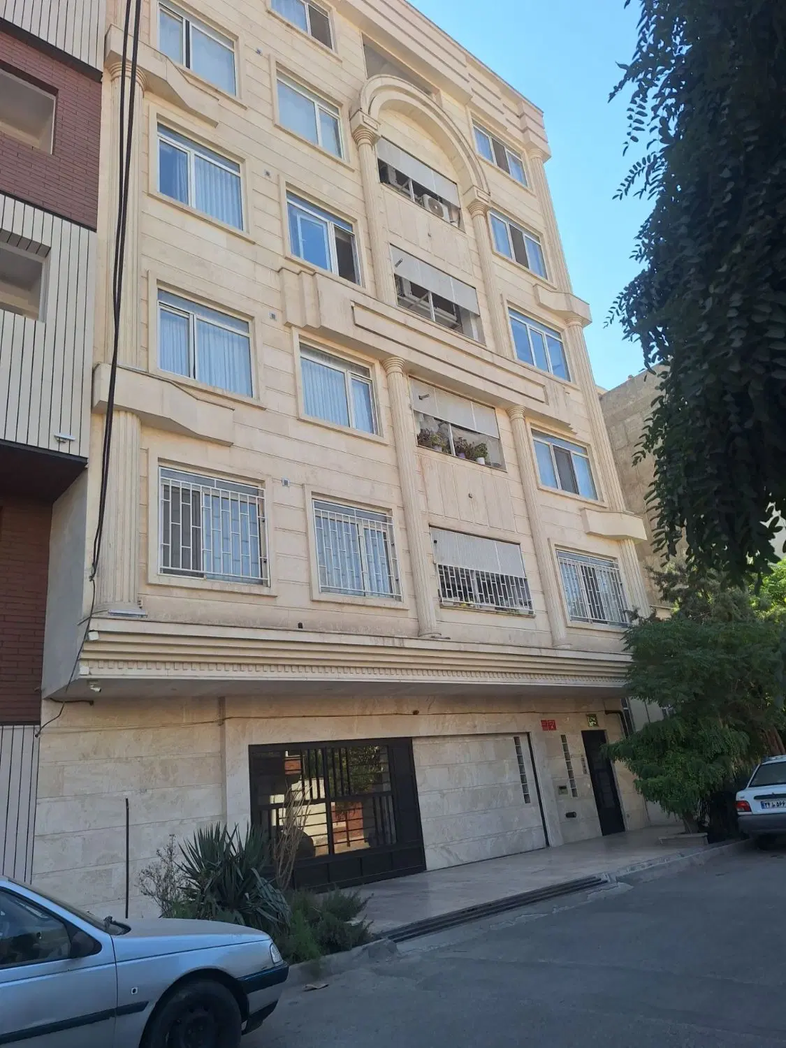 فروش واحد مسکونی ۱۰۳ متر