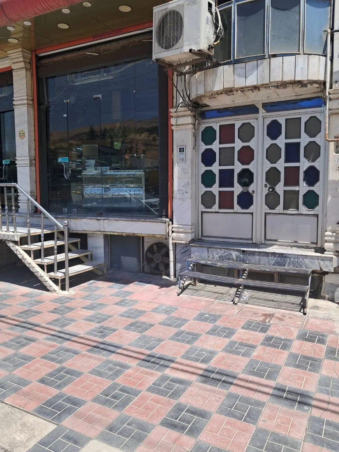 اجاره ملک تجاری مسکونی بر خیابان اصلی