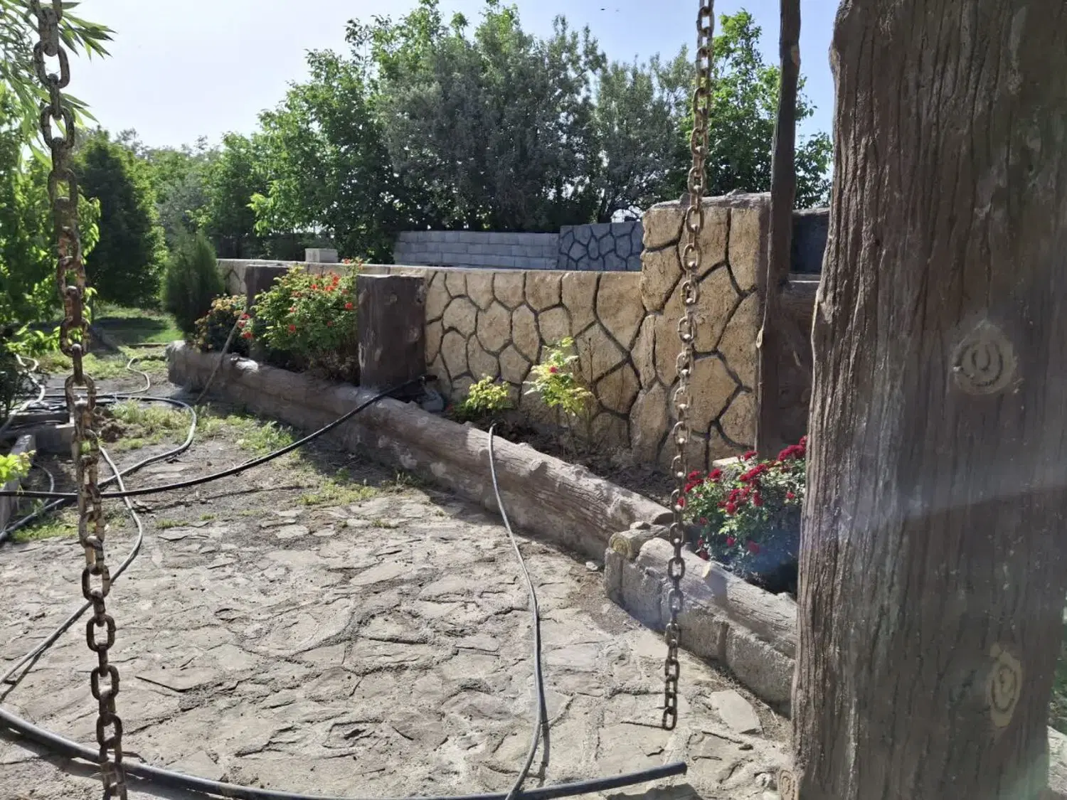 باغ فروشی۱۶۰۰متر خانه محوطه سازی آب برق دارد
