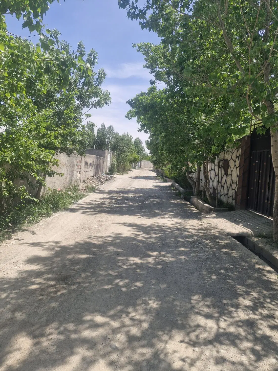 562 متر باغچه ملارد ویلای جنوبی فلکه دوم