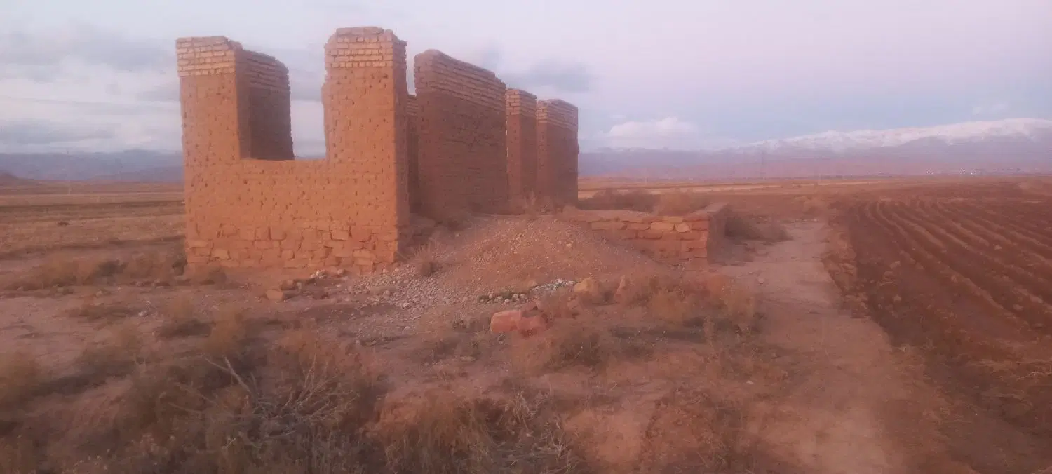 زمین فروشی چهل حصار۶۰۰متر