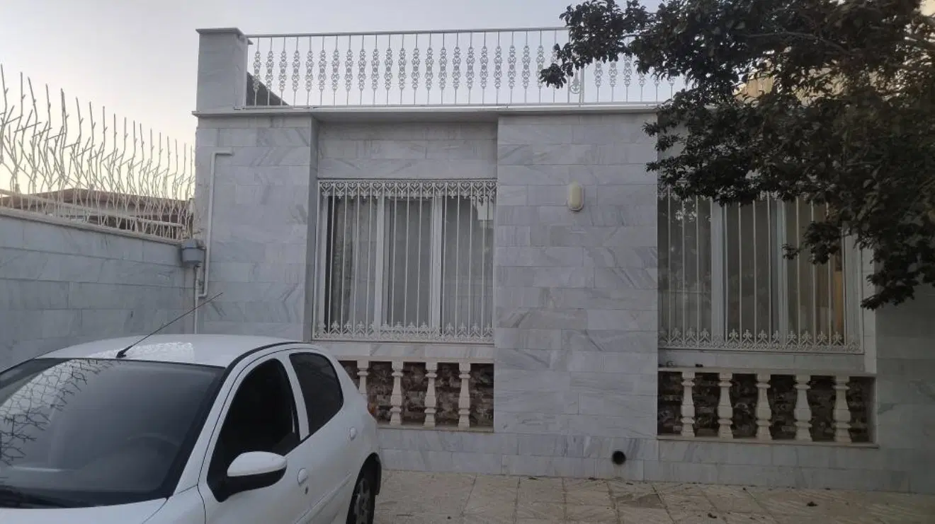 خانه در آستانه
