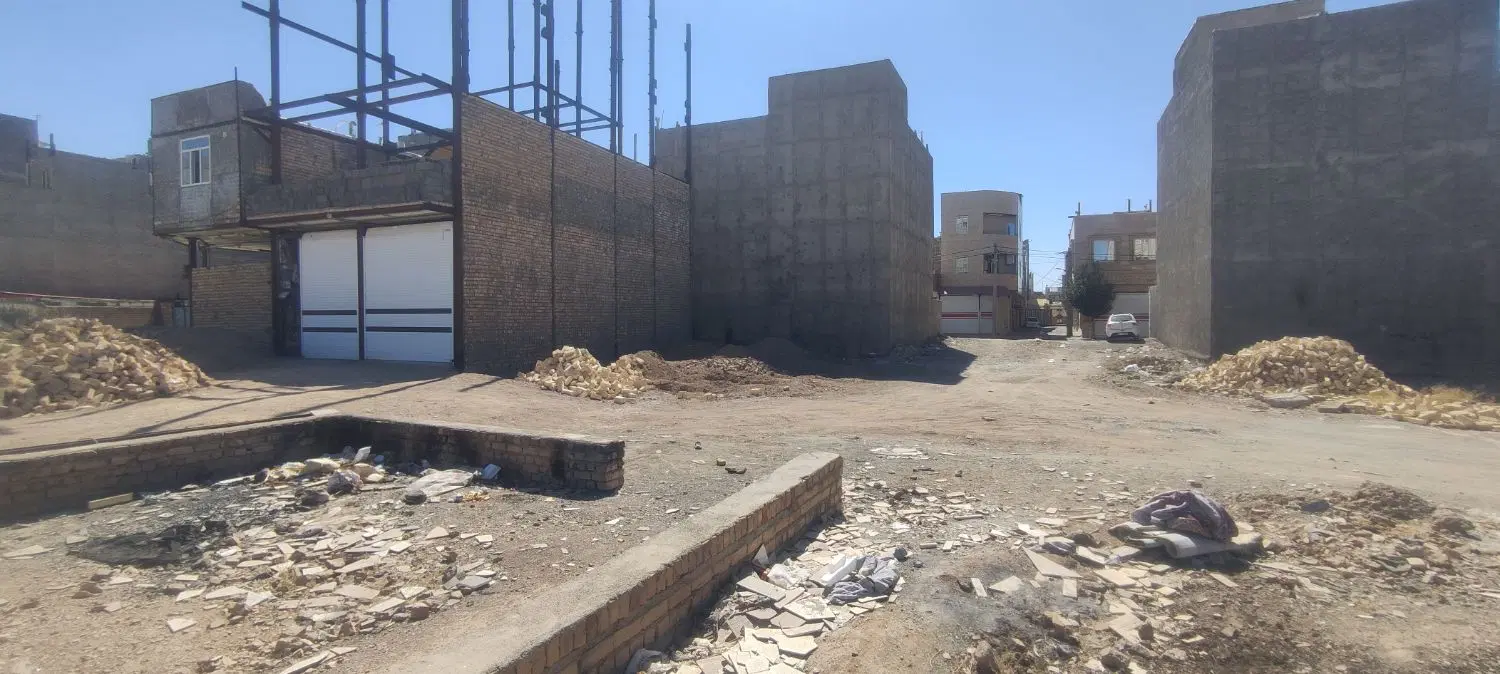 زمین فروشی