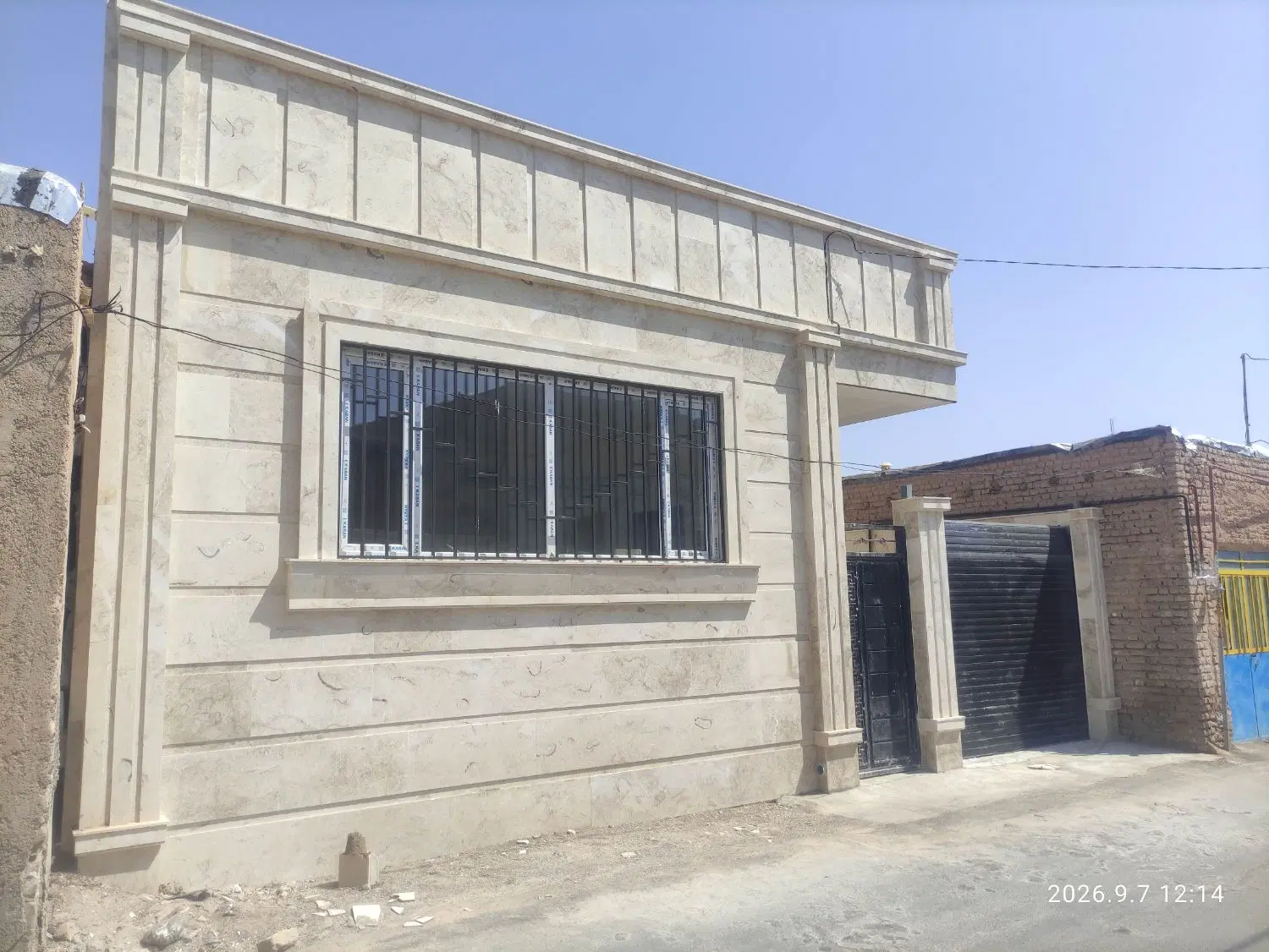 خانه نیمه ساز