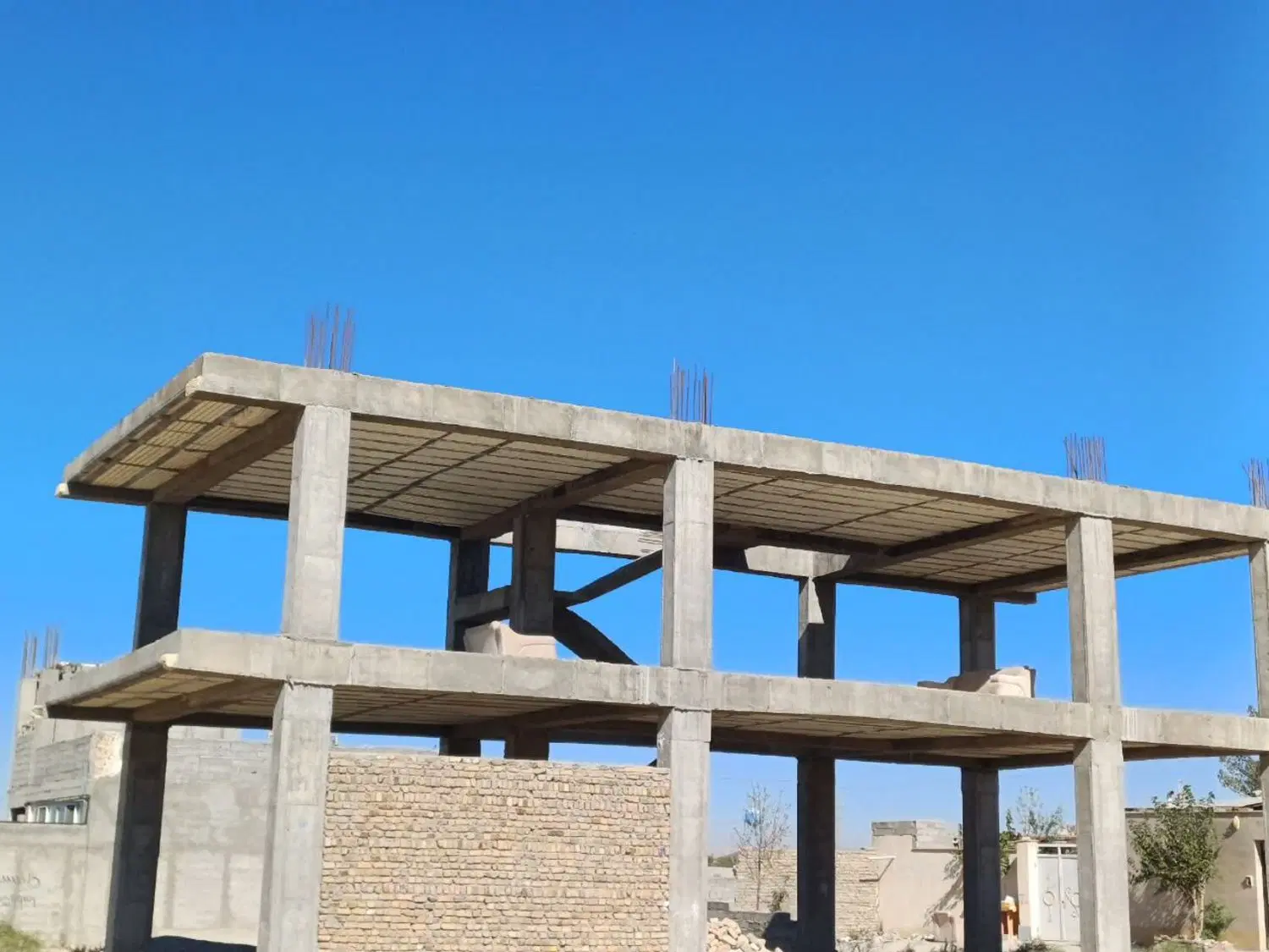 ساختمان نیمه کاره صفادشت ماهدشت مهردشت
