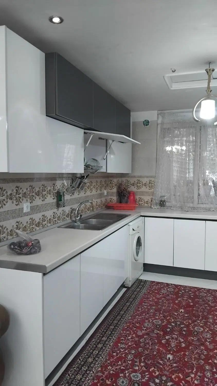 آپارتمان ۹۲متر دلباز فول با پارکینگ نزدیک مترو