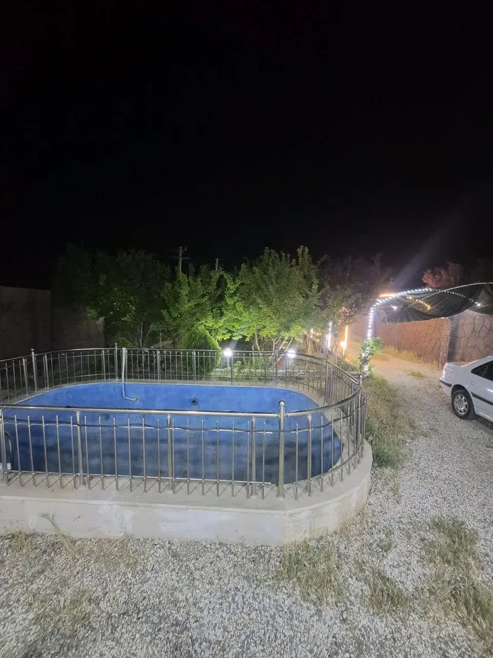 باغ۳۰۰متری با امکانات