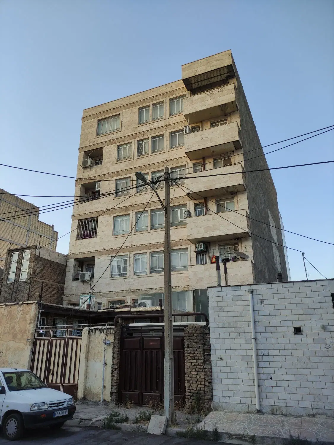 ۱۳۵ متر_ سه خواب _ روبه نما