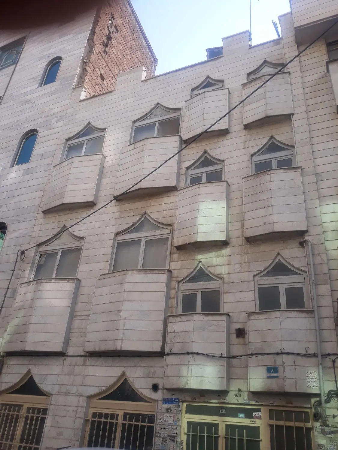 خانه ۱۲۰ متری سه طبقه مستقل نورگیر