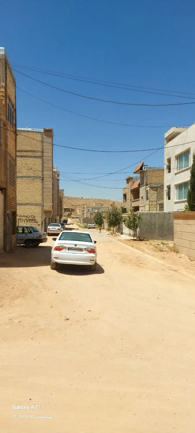 زمین ۲۰۰متری در زیمنس گویم