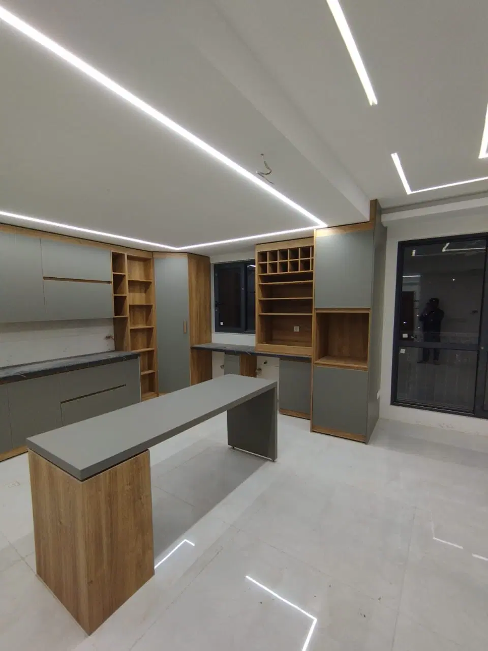 اپارتمان۱۵۰متری سه خواب_جنوبی_بدون مشرف_کلیدنخورده
