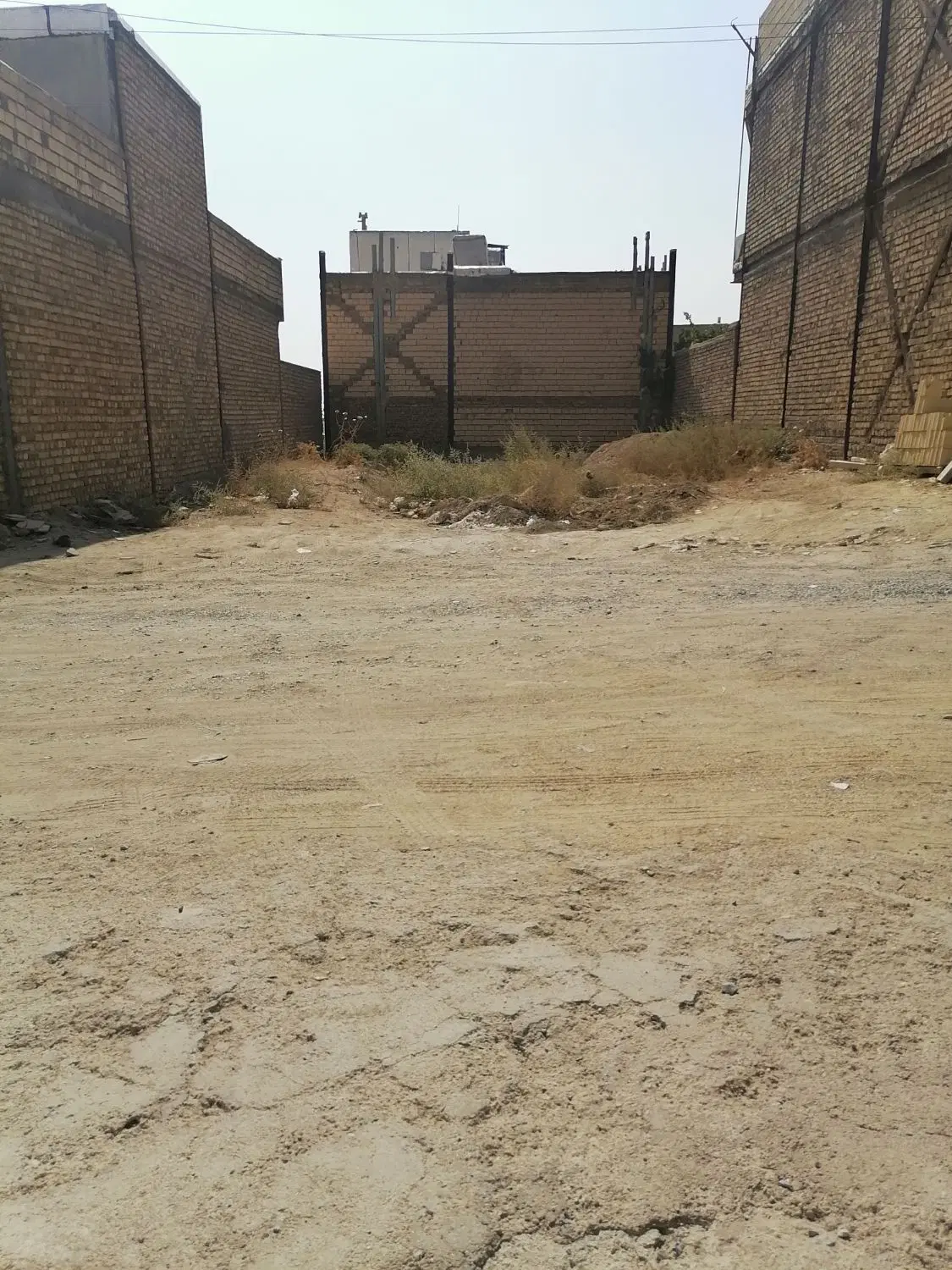 200 متر جنوبی شهرک غرب بر 10 متر کوچه 10 متری