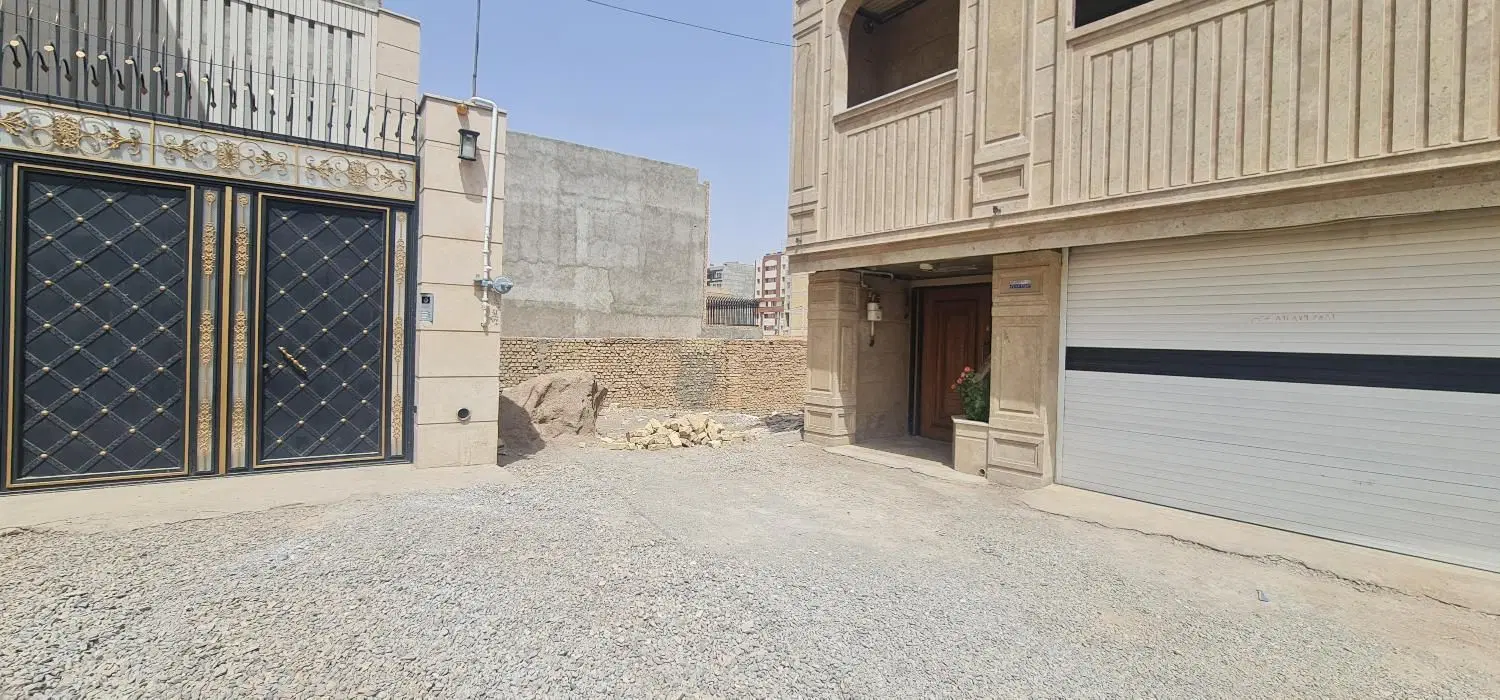 زمین ۱۶۵ متر صفار
