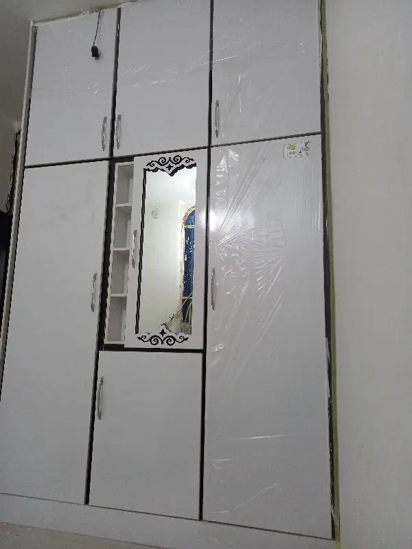 آپارتمان چهارواحده معین زاده همکف واحد جلو مربع