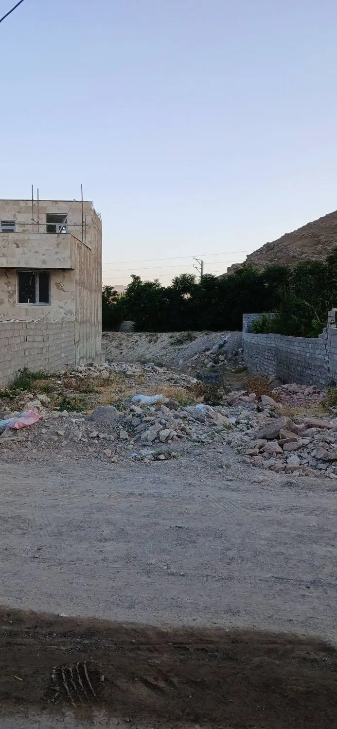 زمین به متراژ ۳۱۳ متر مربع