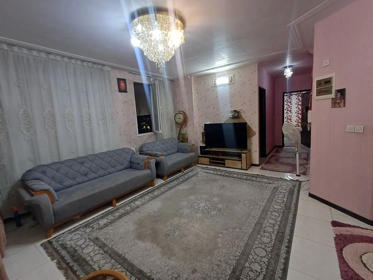 ۹۳ متر ۲ خواب شیک و خوش‌نقشه رو به نما