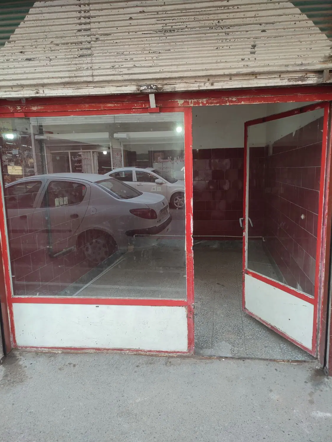 مغازه 11متری فروشی