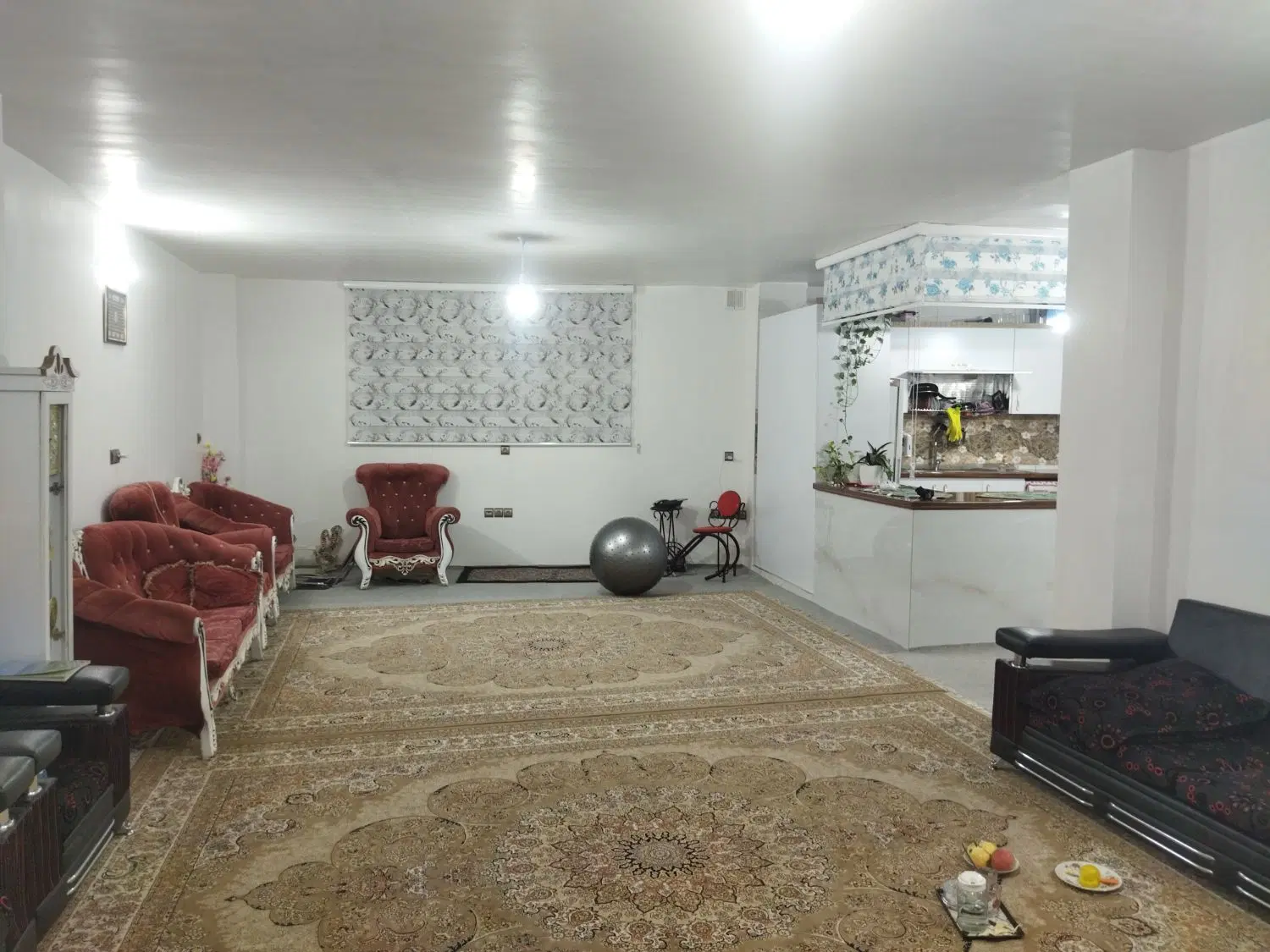 آپارتمان دو خوابه ۱۴۲ متر ی آسانسور دار