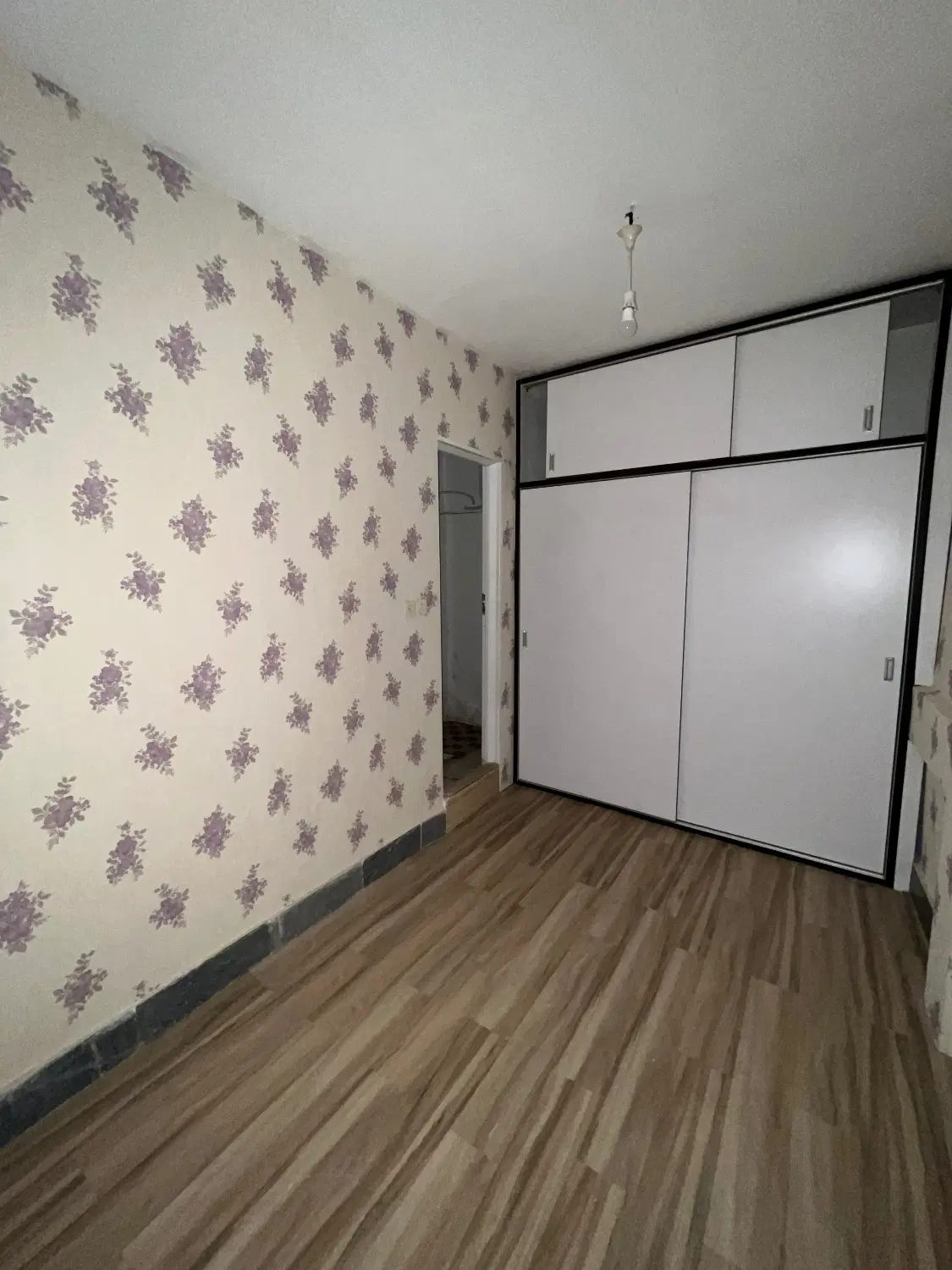 ۶۰ متر طبقه اول پارکینگ دار فرشیدفر