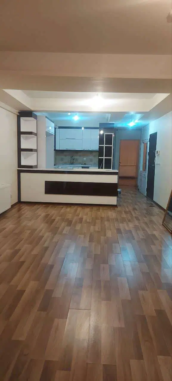 فروش یک دستگاه آپارتمان در کوی اشکان