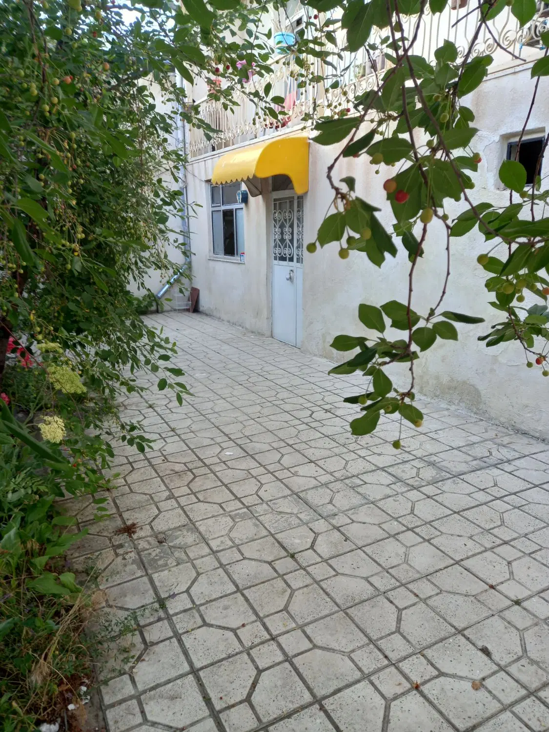 سوئیت ۴۰متری حیاط دار با پارکینک با امکانات رفاهی