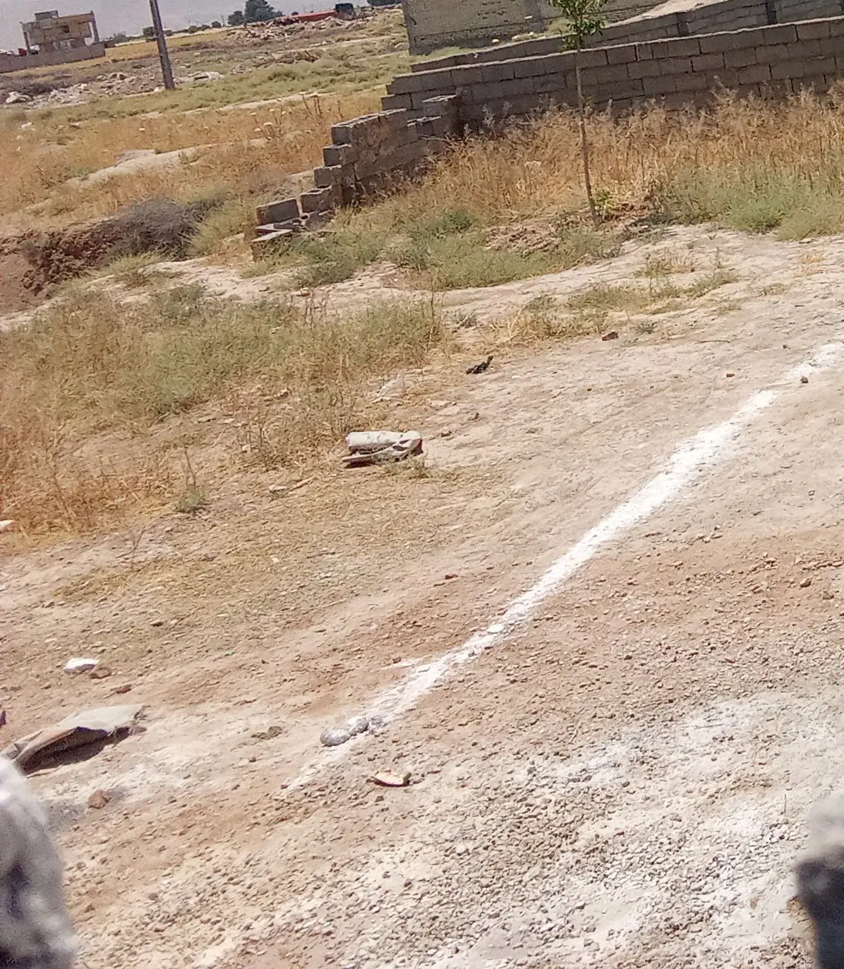 زمین فروشی