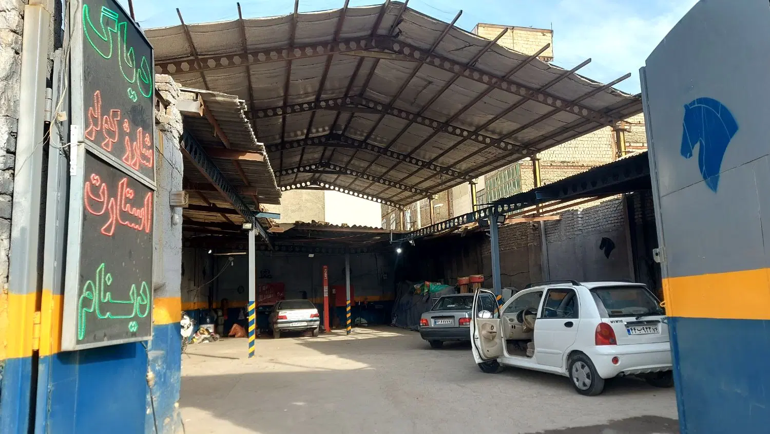 ۳۲۰ متر حاشیه ابوطالب