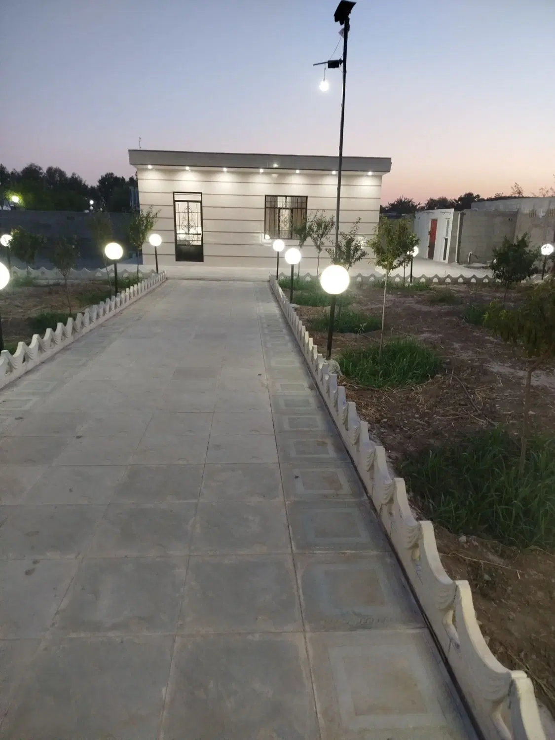 باغ چهار دیواری خورین