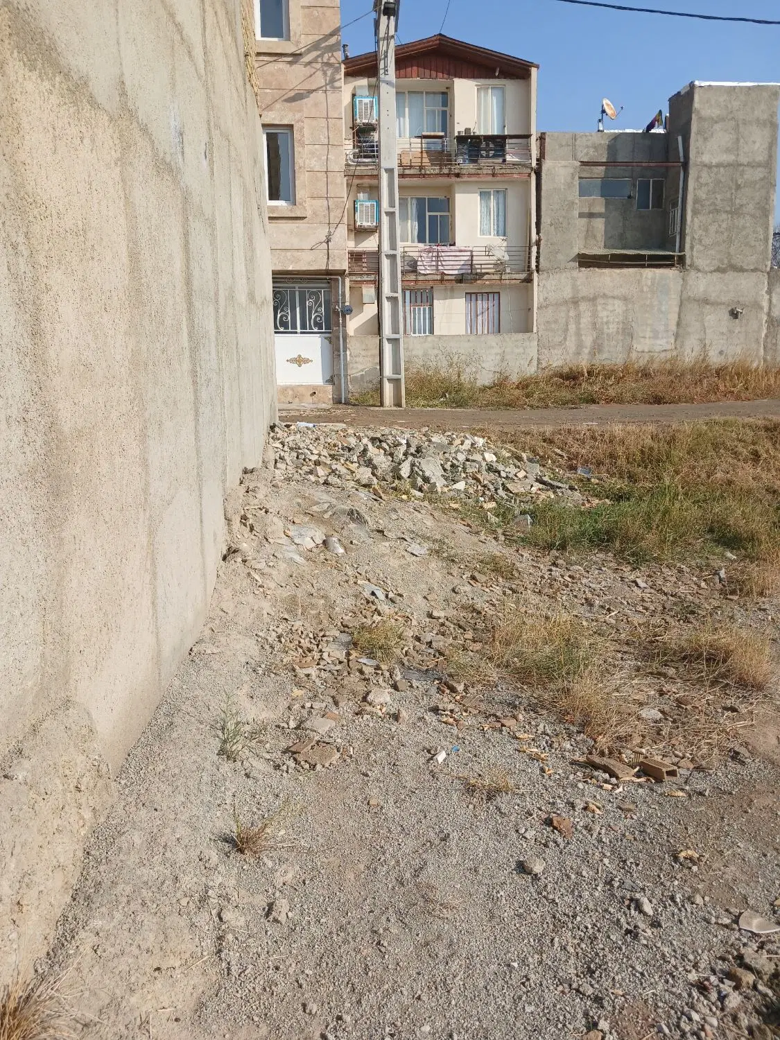 زمین ۱۰۰متری کوچه بنفشه