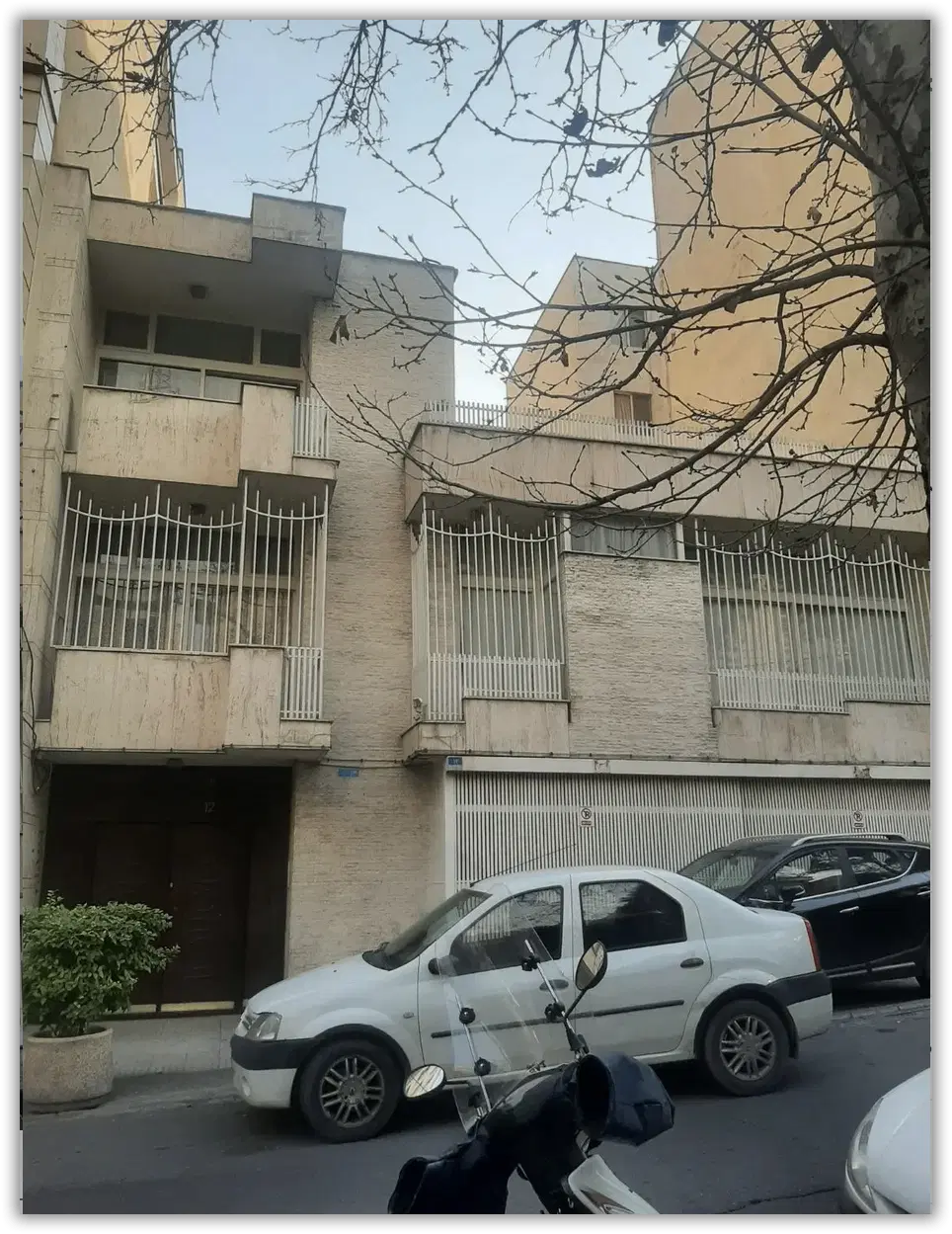 گیشا 70 متر آپارتمان قدیمی تکواحدی 40 متر قدرالسهم