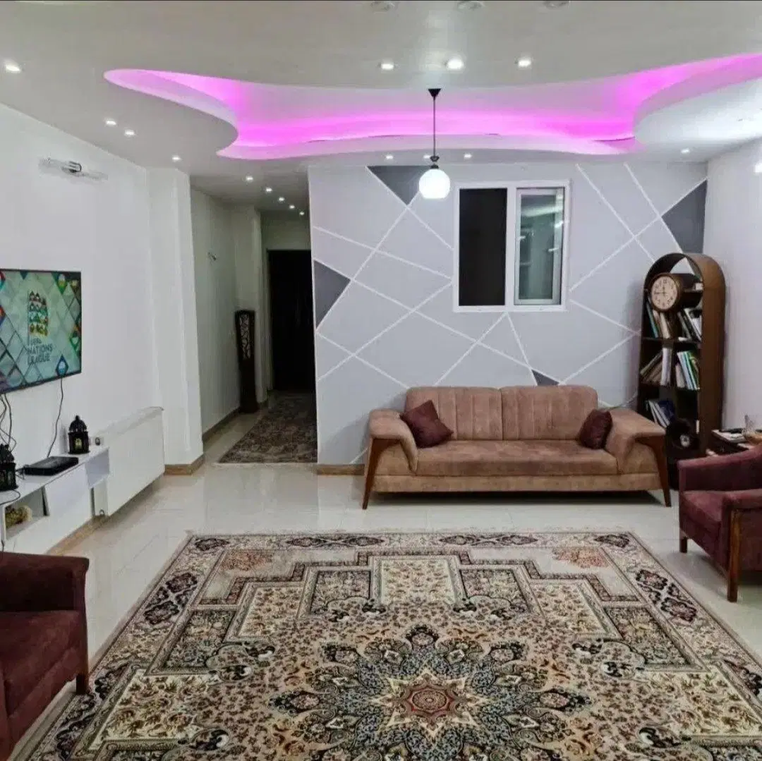 واحد دو خواب ۱۰۰ متری طبقه دوم  تمیز