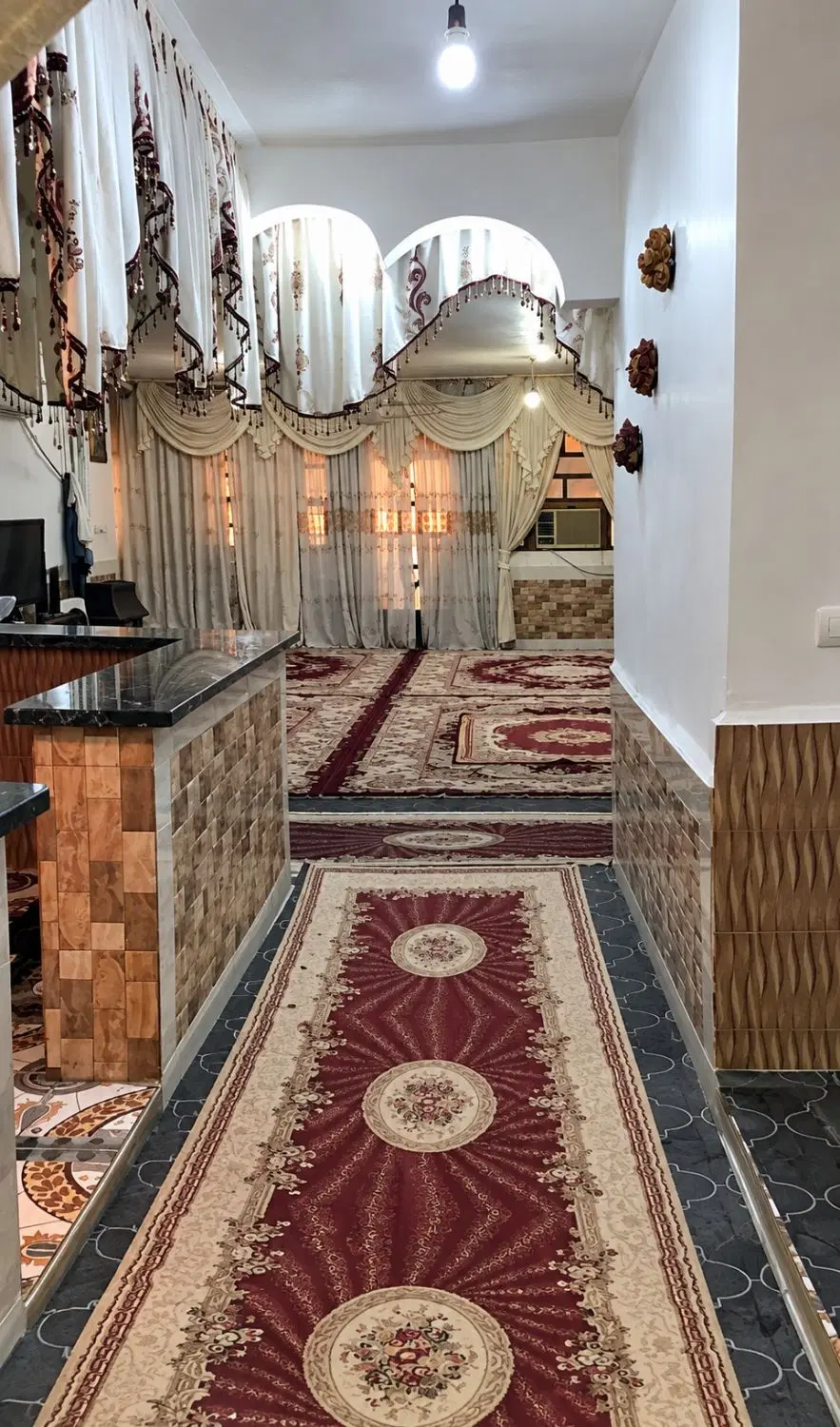 مالک تجاری ومسکونی 300متر طول 40عرض7_5