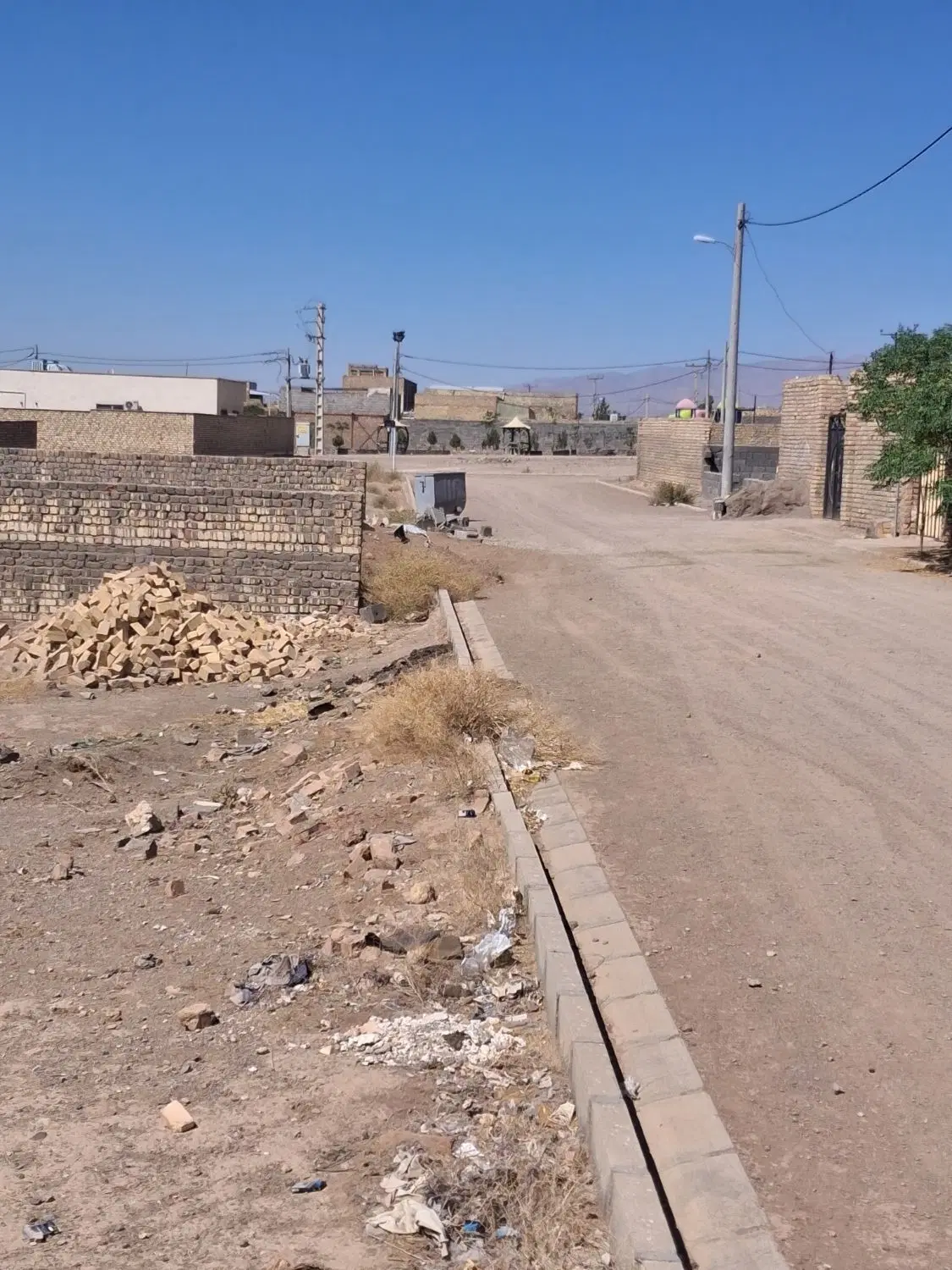 ویلایی روستای باغشیخ زمین روستایی وچهاردیواری