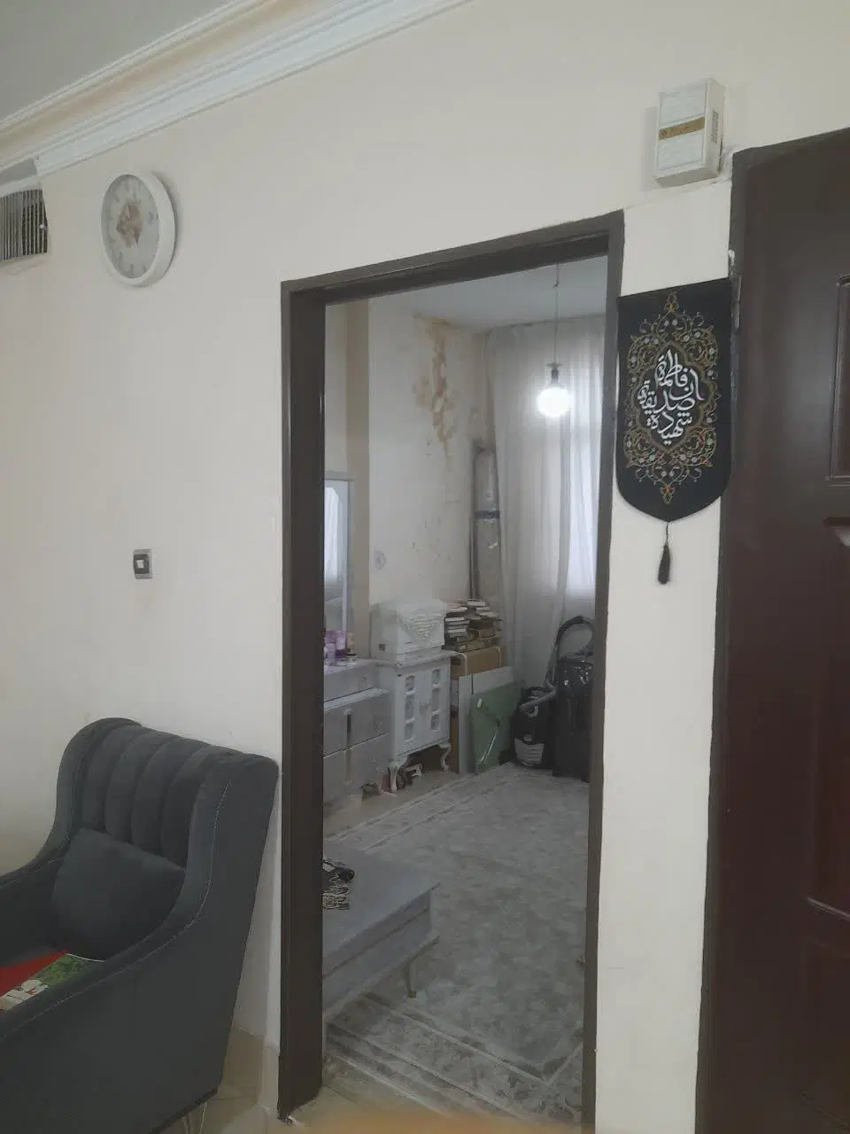 یک واحد آپارتمان طبقه سوم ۹۰ متری رهن واجاره