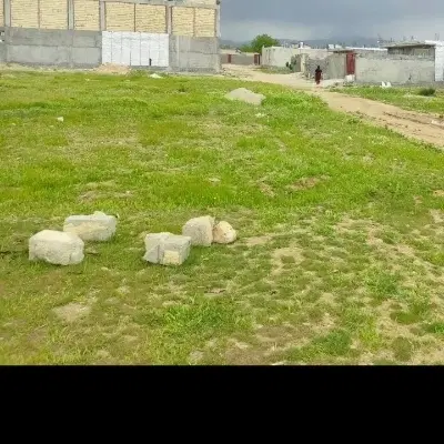 زمین در مهد دهدشت