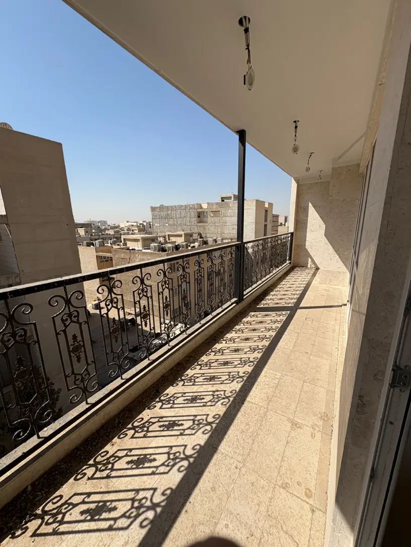 عمارت مجلل رامبد ۱۵ درشاخه اصلی  ۲ پارکینگ لاکچری