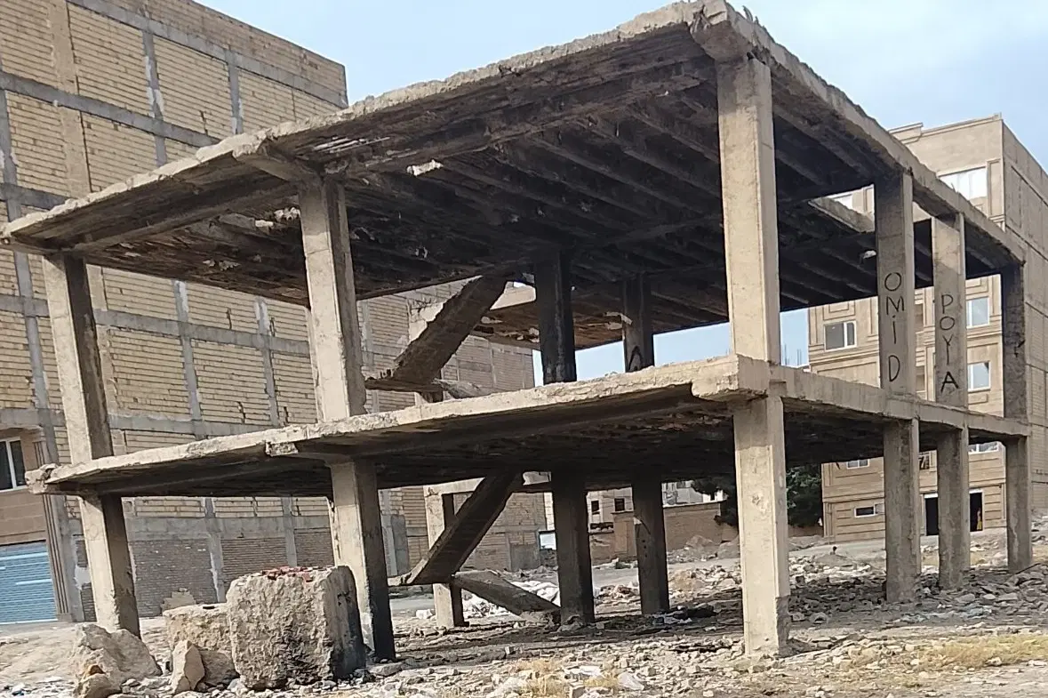 ۲۴۰ متر مسکونی
