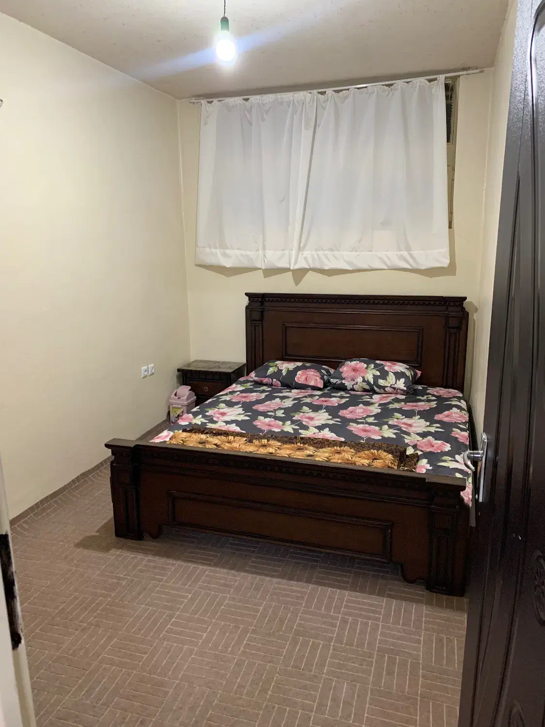 منزل مبله چهار باغ با پارکینگ