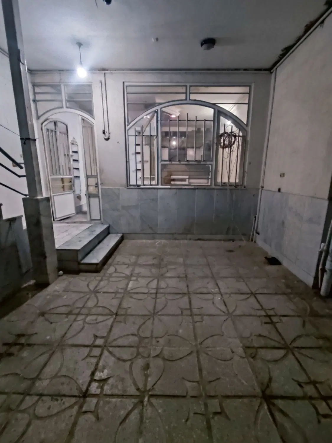 خانه 3 طبقه در پورسینا شیک و تمیز