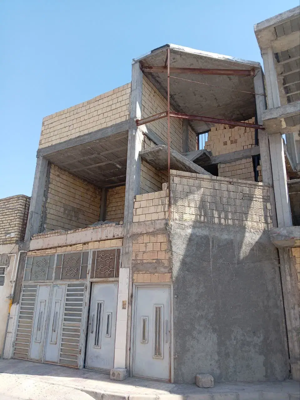 خانه نوساز قسمت سوم فروشی و معاوضه