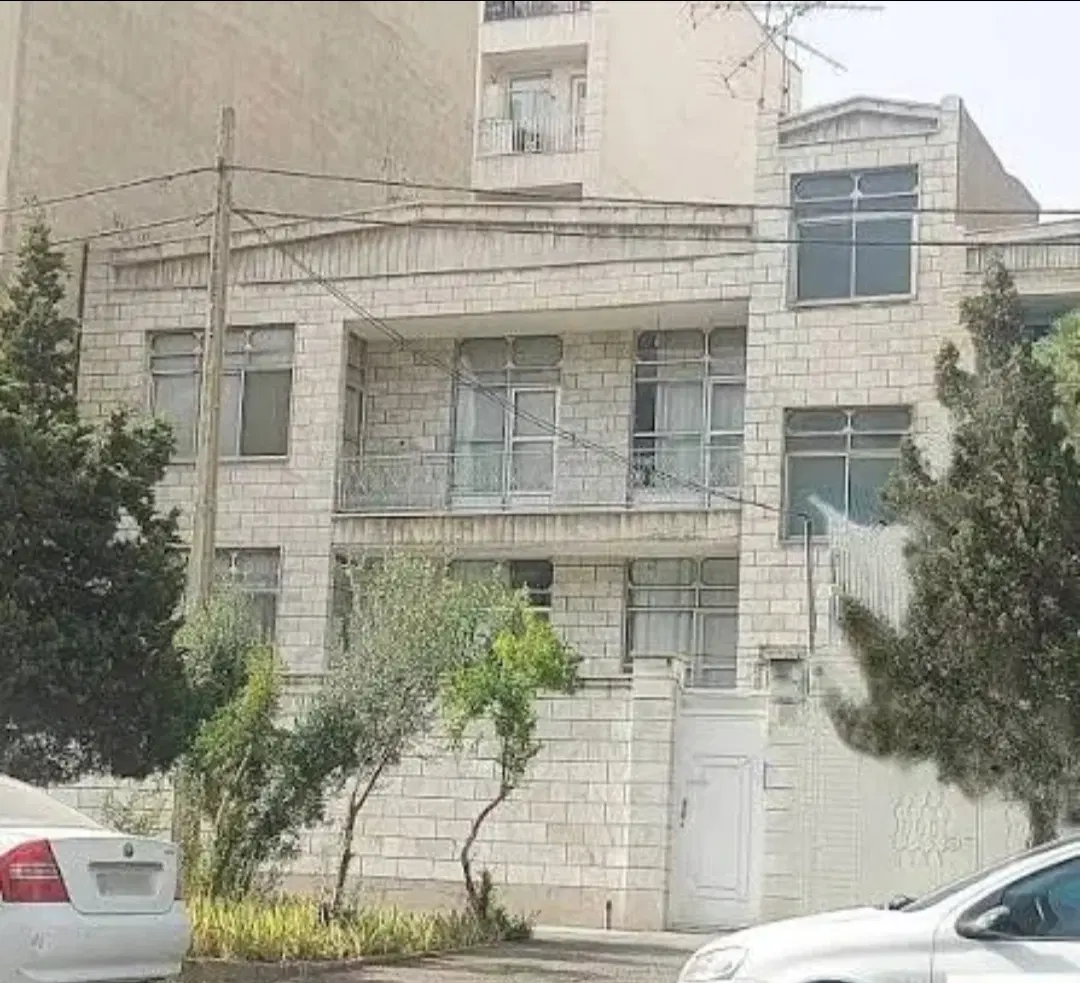 ۱۷۰متر کلنگی بر ۸ در جانبازان _ املاک بابایی