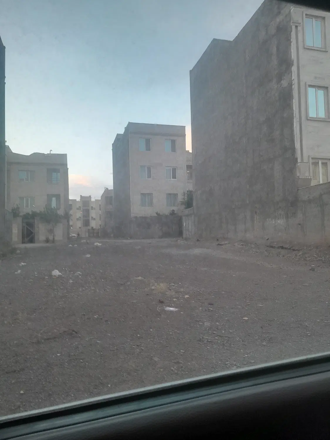 زمین مسکونی۱۷۵ متری فاز۱