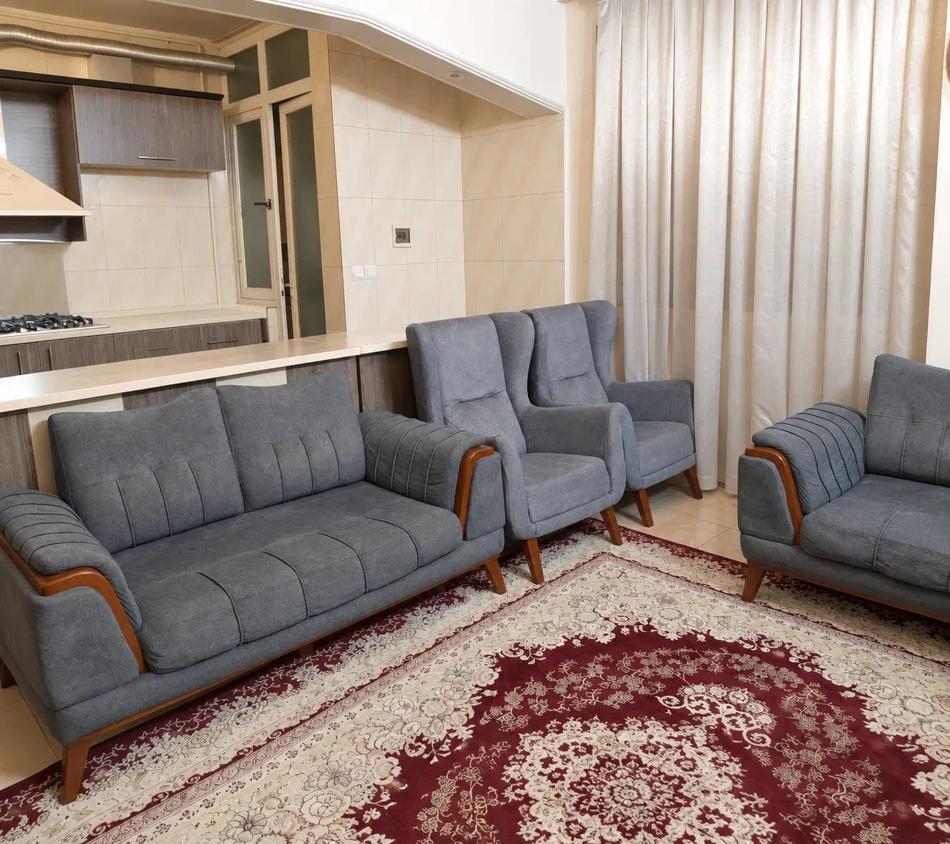آپارتمان ۴۷ متری تمیز و شیک