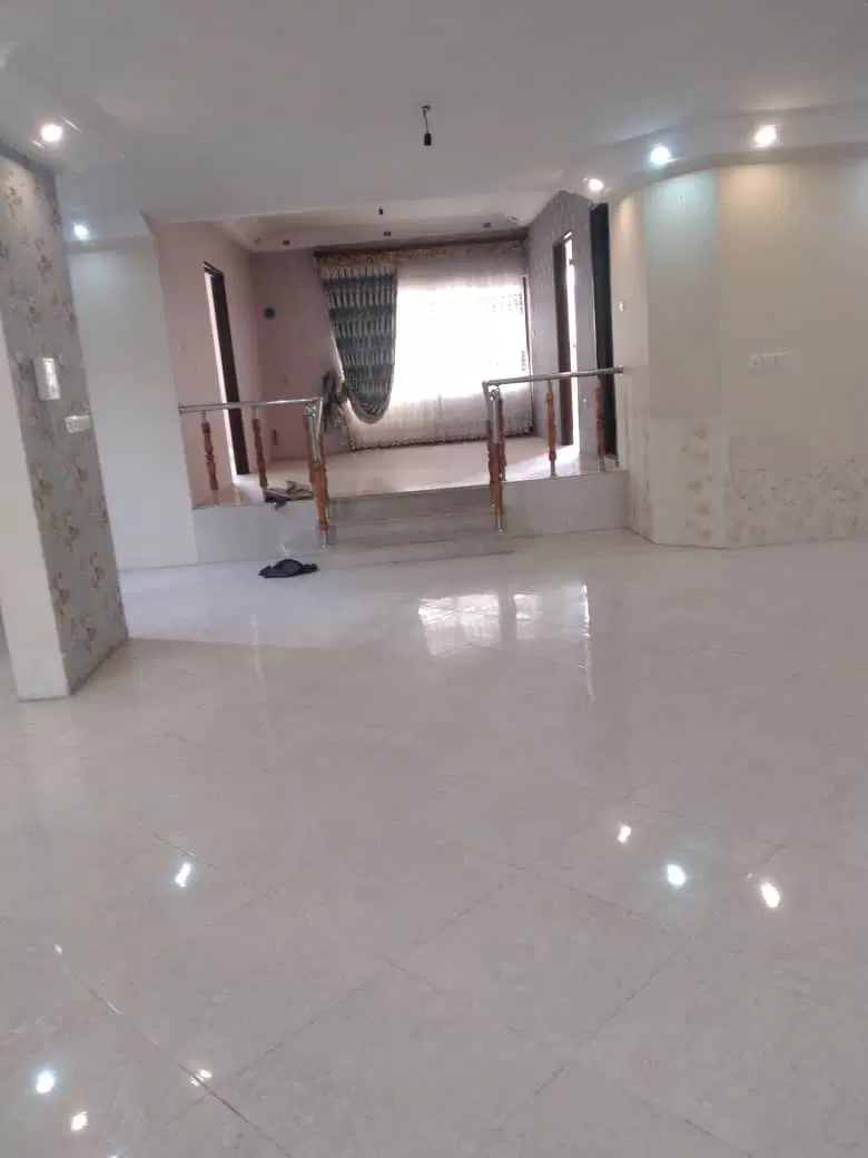 1واحد 150 متری طبقه 2 ساختمان 2طبقه رو به نما