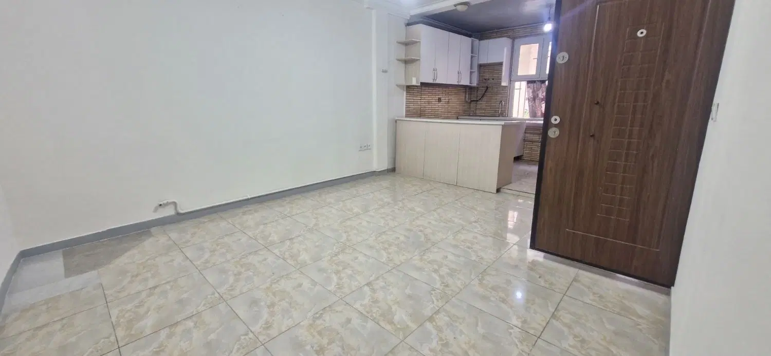 ۷۸متری روبنما قولنامه خوش نقشه،حیاط دار،