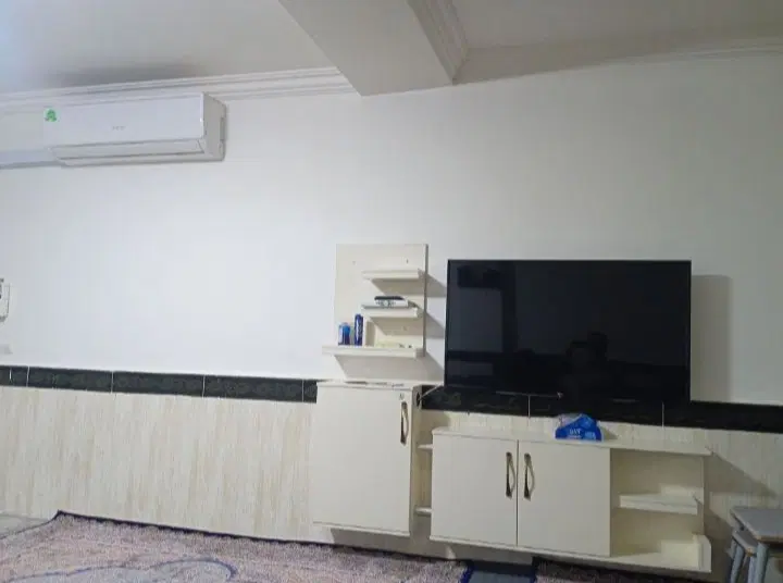 فروش طبقه همکف همراه با مغازه تجاری