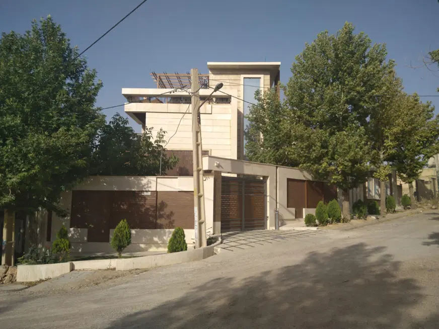 باغشهر گلبهار درب از حیاط ۱۰۰۰ متری