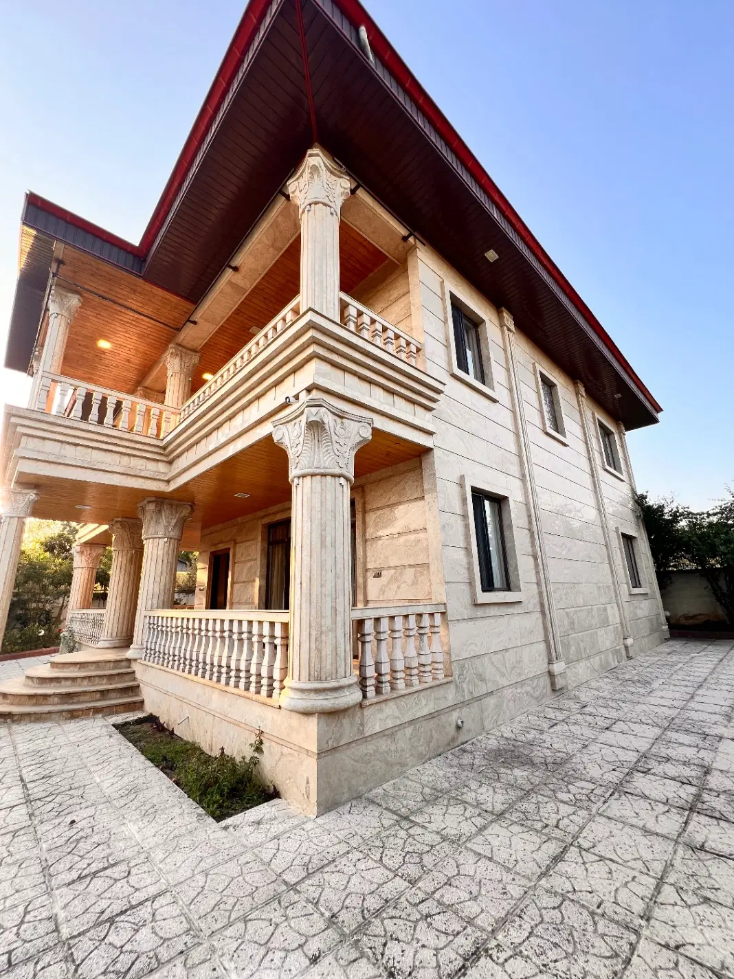 ویلا عمارت۱_۱۰۰متری سنددار